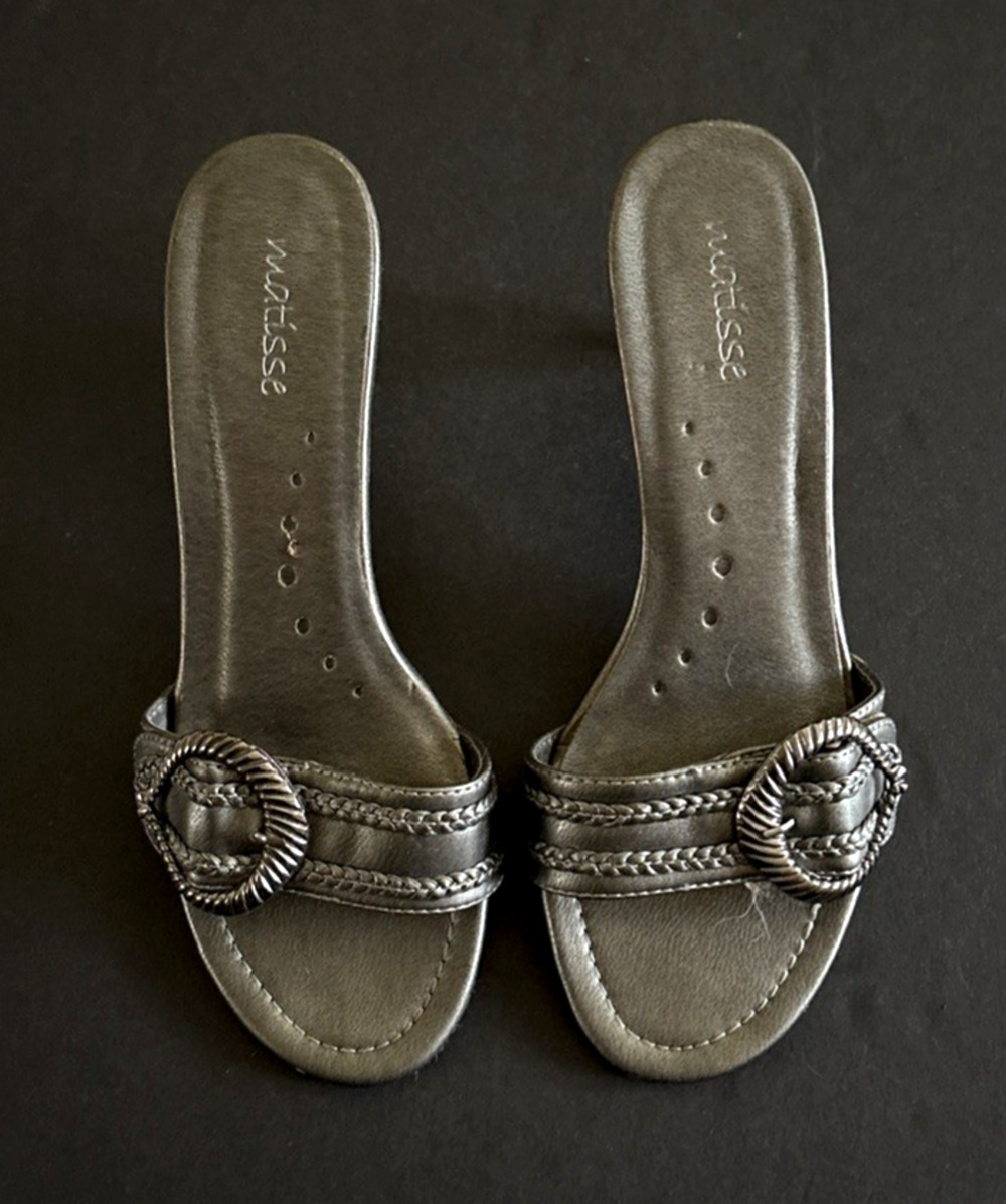 Elegant Matisse Ladies Slip On Heels Size 9